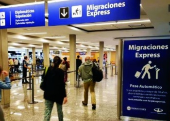 Una familia palestina fue deportada por el Gobierno: denuncian maltrato