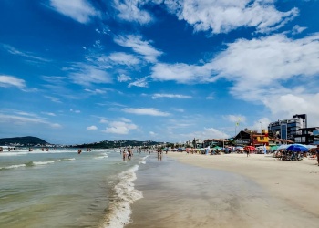 Verano 2025-2026: alquileres en las playas brasileras tendrán un incremento promedio del 10%