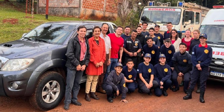 FELICES. Los bomberos voluntarios de Gobernador Roca poco a poco van sumando nuevos elementos para desempeñar su tarea.