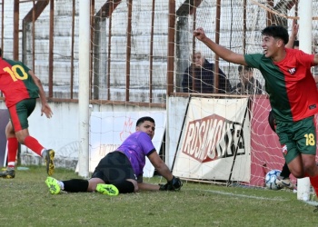 Posadas lo ganó con el último suspiro en la Copa País de fútbol