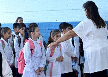 Salario docente: Gobierno se reúne hoy con la Mesa de Diálogo y el lunes con el FTEL
