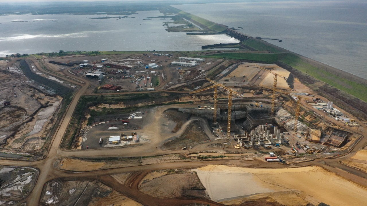 Alana Flores porn image