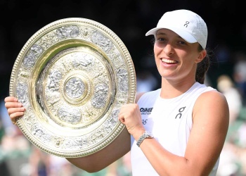 Iga Swiatek hizo historia con un demoledor doble 6-0 en la final femenina de Wimbledon