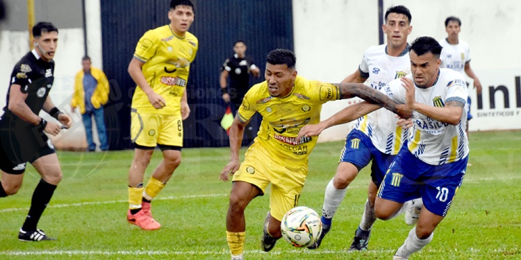 VENTAJA. En los duelos entre ambos, el Auriazul logró un triunfo y un empate.