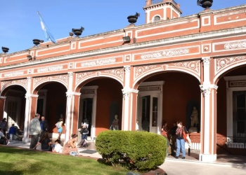 Estudiantes misioneros de portugués trabajarán en la traducción de textos del Museo Nacional