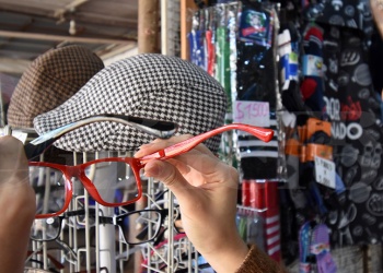 Cambiar los lentes es cada vez más caro:  los precios se alejan del bolsillo promedio