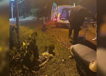 Despiste de una motocicleta terminó con dos personas lesionadas