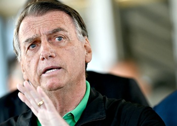 Al igual que Cristina Kirchner, Jair Bolsonaro deberá cumplir prisión domiciliaria con tobillera