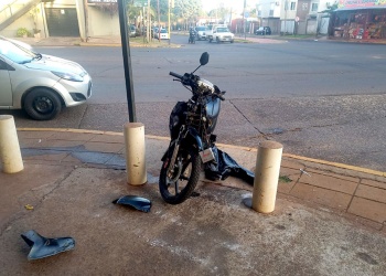 Buscan a conductor que embistió a una motociclista y se dio a la fuga