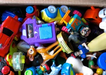 Campaña solidaria: estudiantes de enfermería reúnen juguetes para celebrar el Día del Niño