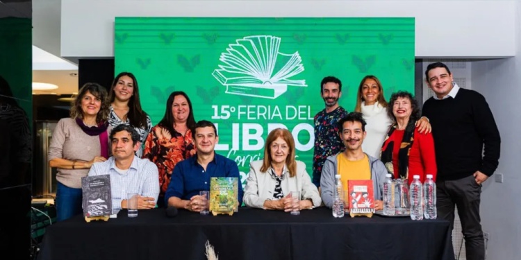 LETRAS QUE HERMANAN. Escritores de la tierra colorada presentaron sus obras en la Feria del Libro que se realiza en Corrientes, invitados por el Instituto de Cultura local.