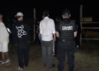 Clausuran fiesta clandestina en Posadas