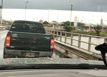 En la previa del control unificado, largas filas y demoras para cruzar el puente en vehículo