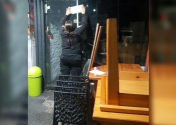 Iguazú: mujer lucha por su vida tras caer al vacío desde un edificio y buscan a su pareja