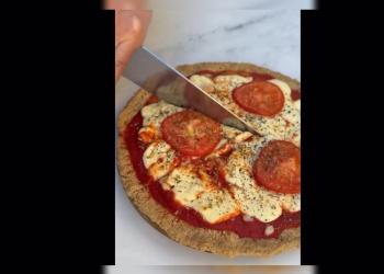 Pizza sin harina: la receta fácil y saludable que se volvió viral en redes