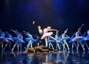 El Ballet Clásico se suma a las vacaciones con “El lago de los cisnes”