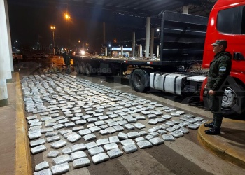 Incautan millonario cargamento de marihuana en el puente San Roque González