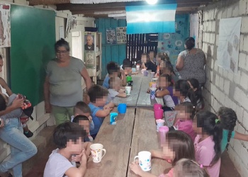 Cuando la ayuda estatal falta: merendero de Aristóbulo en crisis tras recortes de la Nación