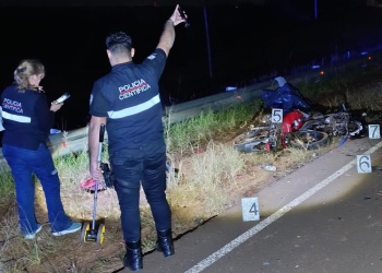 Dos jóvenes murieron en un choque entre motos sobre la ruta provincial 8