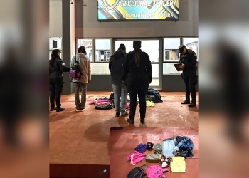 Robaron a quien las ayudó: una joven obereña fue víctima de dos mujeres en situación de calle