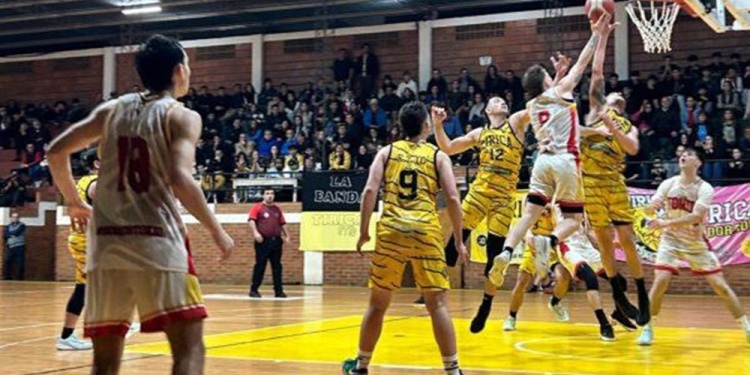 POR TODO. El Felino buscará la consagración; el Oriental, el tercer juego. (Gentileza Misiones Basquet)
