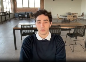 Confesó que mintió en una denuncia de abuso contra su padre: “Fui manipulado por mi madre”