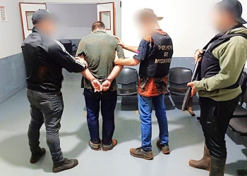 Ratifican la prisión preventiva para el acusado de asesinar por una Biblia