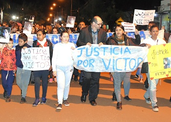 Seguirá detenido el policía acusado de ejecutar a Márquez Dos Santos