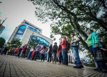 Unos 2.000 estatales ya refinanciaron deudas por más de $ 10.000 millones