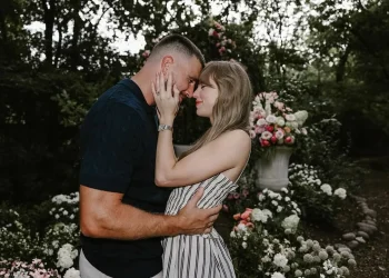 Taylor Swift anunció su casamiento con Travis Kelce: todos los detalles