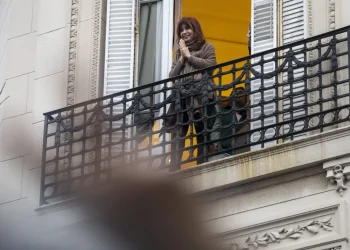 Cristina Kirchner: “Hay jubilados que parten en tres pedacitos las pastillas, me hace acordar al 2001”