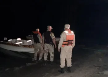 Un joven pescaba en el río Paraná con su papá, se cayó al agua y desapareció