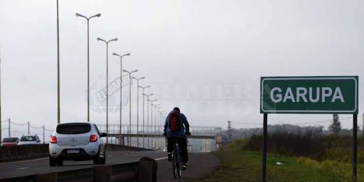 CUIDADO. En el comienzo del municipio de Garupá y el puente aéreo es el sitio más peligroso según los vecinos.