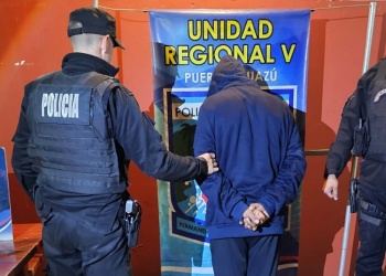 Se enojó porque su vecino puso la música fuerte, lo atacó a machetazos y terminó detenido