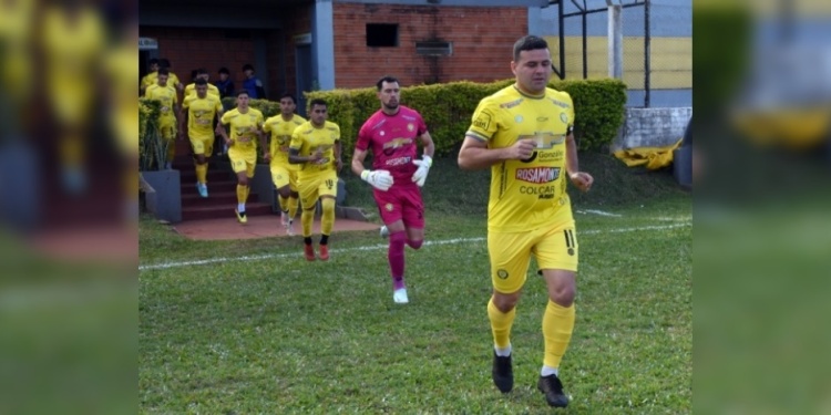 GOLEADOR. Ernesto "Pinti" Alvárez marcó dos de los tantos en la goleada 5 a 1 de Crucero ante Corpus