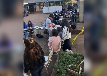 Estudiantes de la EPET 10 protestan por falta de aulas y condiciones dignas