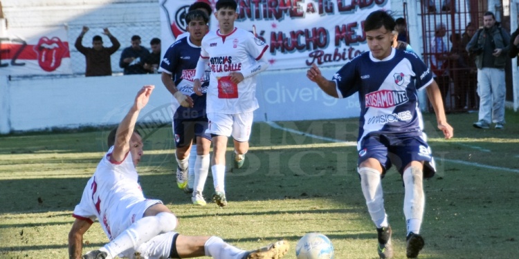 SE DEFINE. La Franja tiene ventaja de dos goles, pero el Globo tiene 90 minutos para tratar de cambiar la historia.