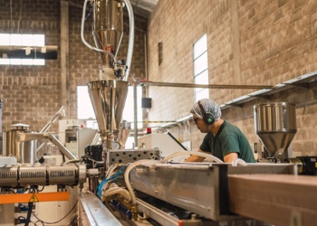 Insumos de producción son 73% y 59% más económicos en Paraguay y Brasil