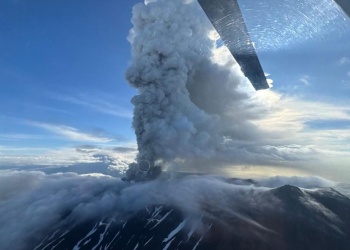 Nueva erupción en Kamchatka: el volcán Krasheninnikov despertó tras siglos de inactividad