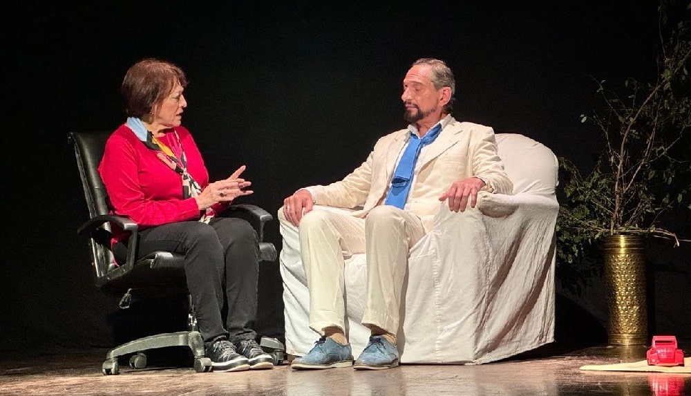 “Y Dios fue a terapia”,  una obra teatral que rinde homenaje al legado de Buki Rosa