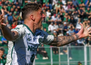 Sarmiento festejó un triunfo vital y se quedó con tres puntos que valen oro