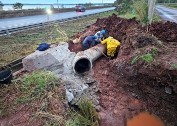 Corte de agua en Garupá y barrios del sur de Posadas por una fuga en el acueducto
