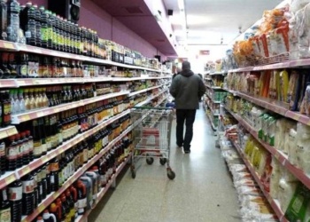 Cambios en el consumo: ya no se compra para el mes, sino para el día