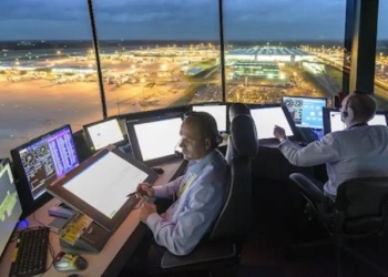 Controladores aéreos mantienen medidas de fuerza: “Hace un año que no tenemos aumento salarial”
