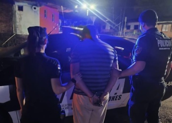 Sentó a su hijastro de 5 años arriba de un ladrillo caliente y le provocó quemaduras graves