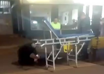 Murió un joven de 19 años tras chocar contra una camioneta estacionada