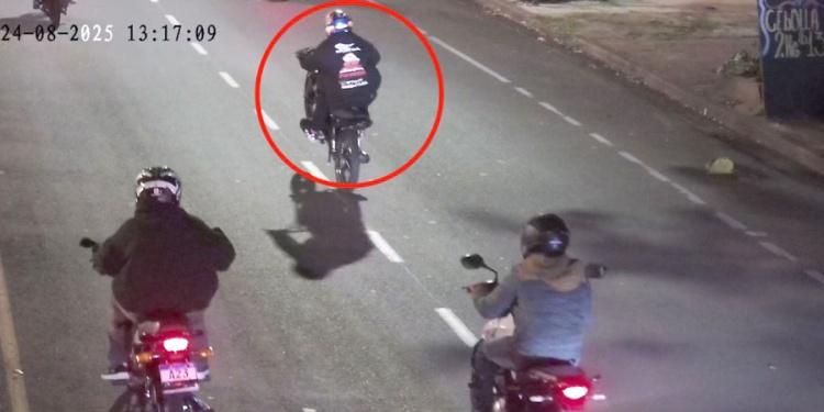 EN POSADAS. El fin de semana último grupos de motoqueros fueron identificados por cámaras del 911 mientras realizaban maniobras peligrosas y se logró detener a quien se presume es organizador de las carreras ilegales.