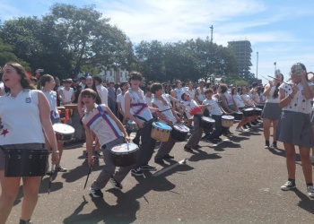 Posadas vibra con la primera prueba piloto de la Estudiantina 2025