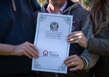 Entregaron títulos de propiedad y permisos de ocupación en la provincia