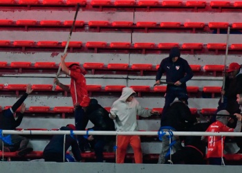 Conmebol canceló el partido de Independiente – U de Chile por gravísimos incidentes